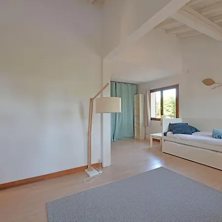 Holiday home Grande Avec Piscine Pres D'avignon - *