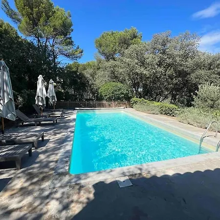 Grande Avec Piscine Pres D'avignon - * Jonquerettes