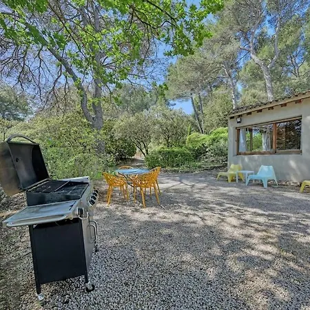 Grande Avec Piscine Pres D'avignon -